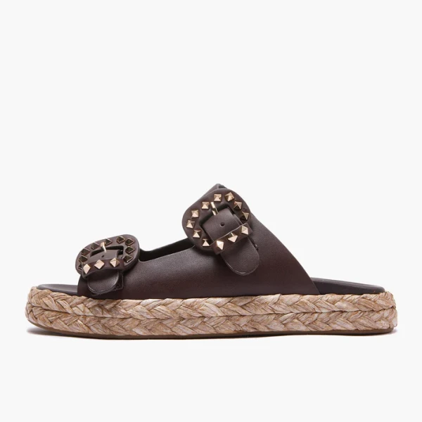 EMANUELLE VEE - Ciabatte marroni con 2 fibbie borchiate -