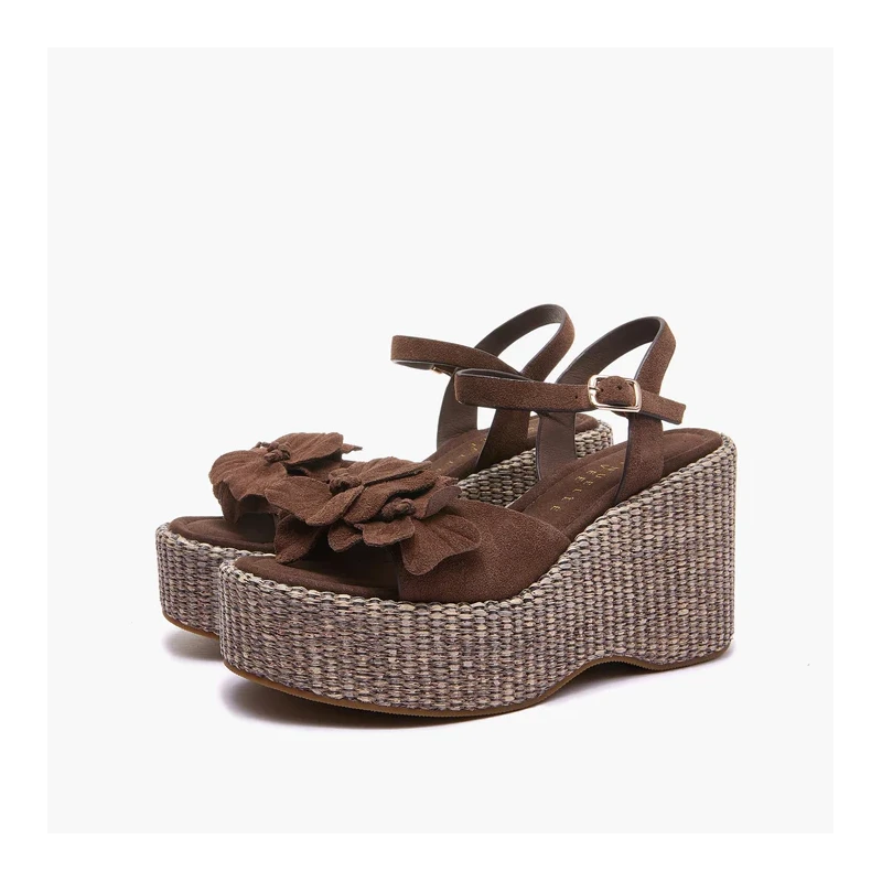 EMANUELLE VEE - Sandalo marrone con zeppa in raffia -