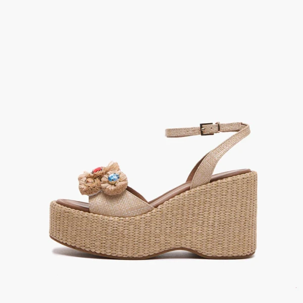 EMANUELLE VEE - Sandalo beige in raffia con pietre colorate -