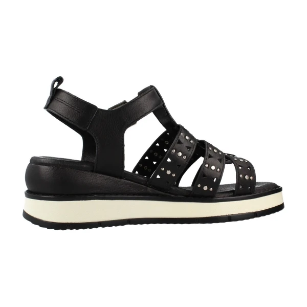 CARMELA - Sandalo nero in pelle traforata e borchie con zeppa -