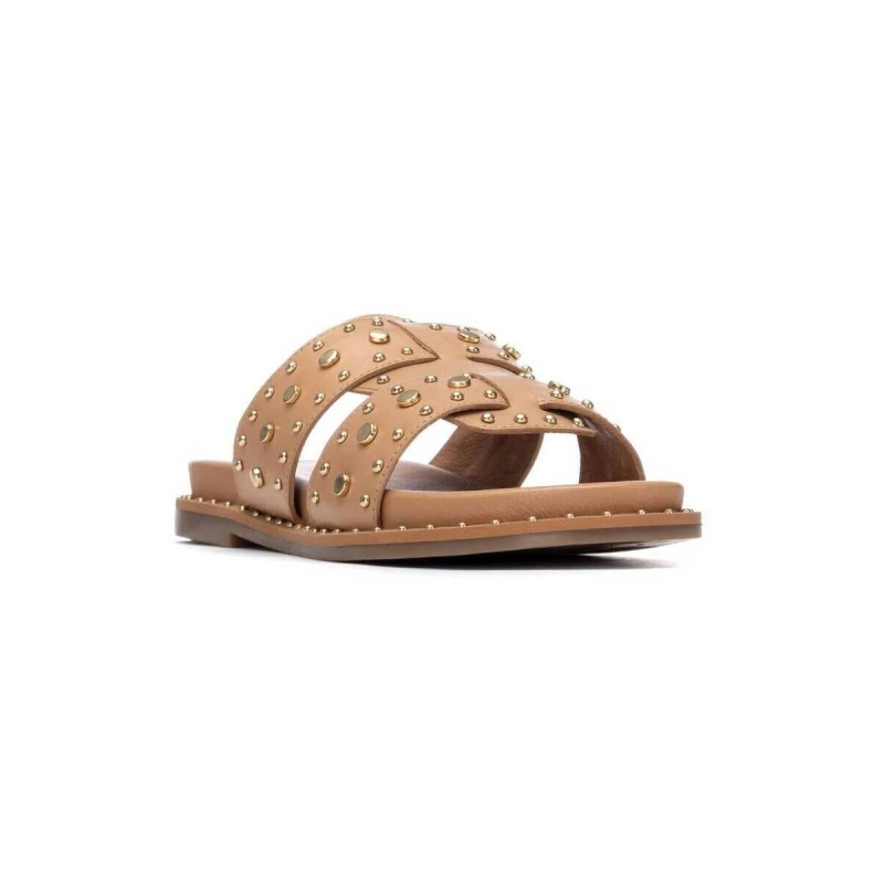 CARMELA - Ciabatta beige in pelle con borchie - 163202