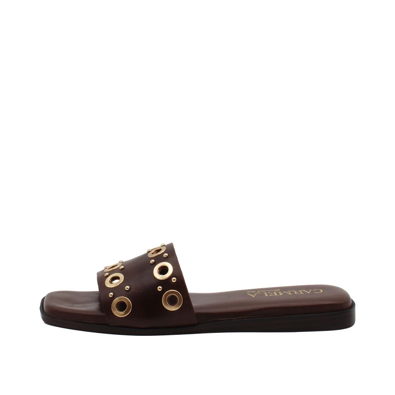 CARMELA - Ciabatta marrone in pelle con borchie oro - 163203