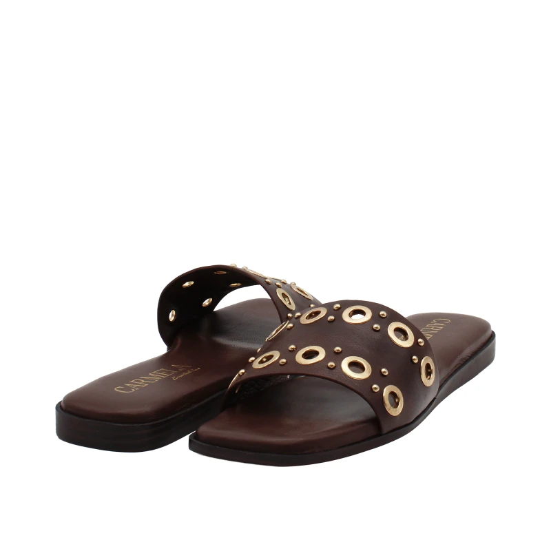 CARMELA - Ciabatta marrone in pelle con borchie oro - 163203