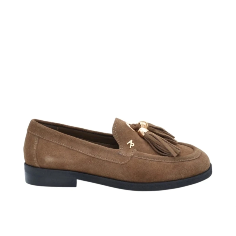 APEPAZZA - Mocassino in camoscio cognac con nappine -